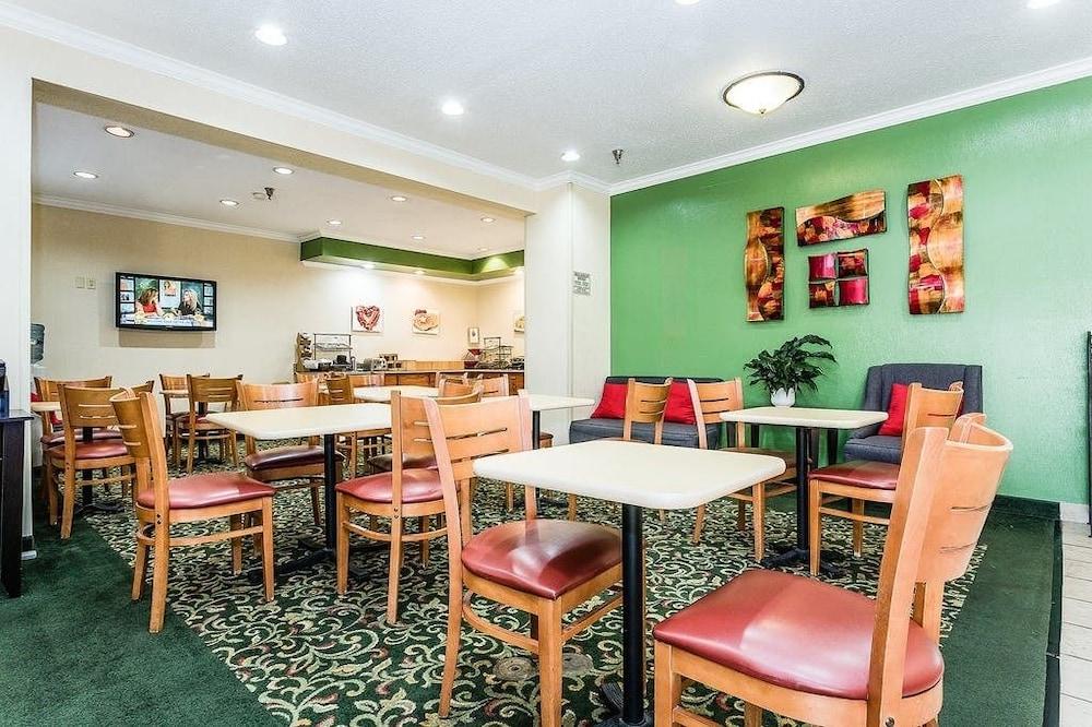 Comfort Inn Davenport East - Bettendorf Eksteriør bilde