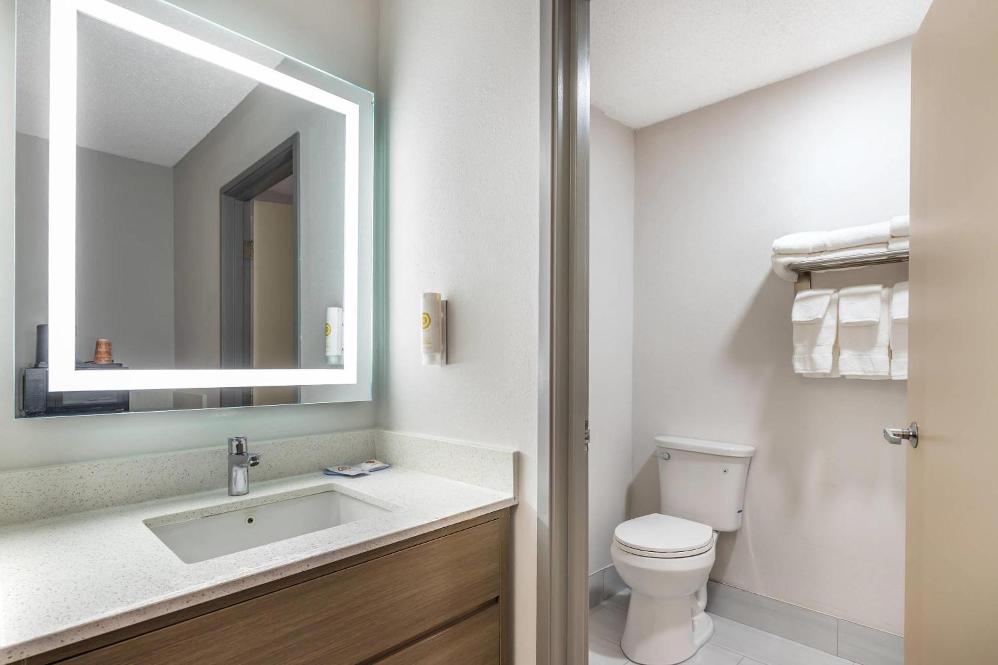 Comfort Inn Davenport East - Bettendorf Eksteriør bilde