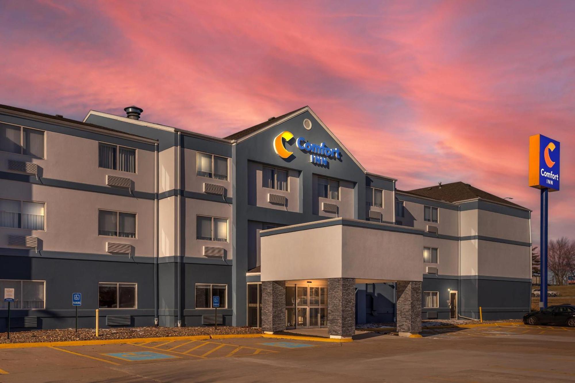 Comfort Inn Davenport East - Bettendorf Eksteriør bilde